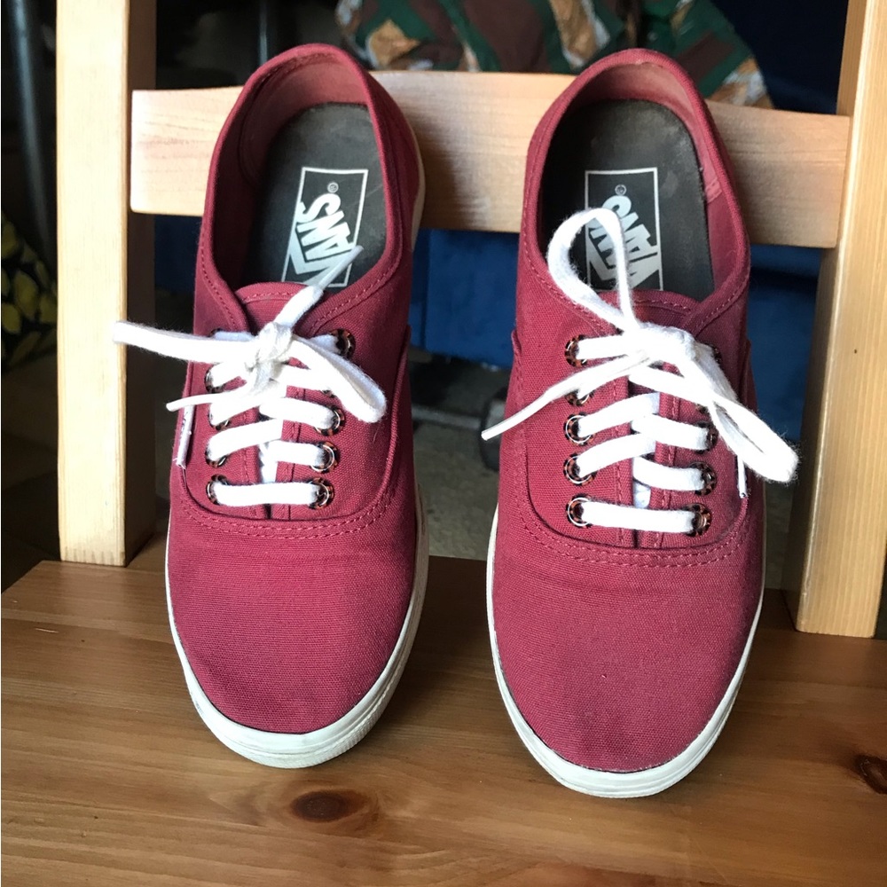 Unisex Burgundy Van’s mens size 4 Leopard printed lace holes white laces